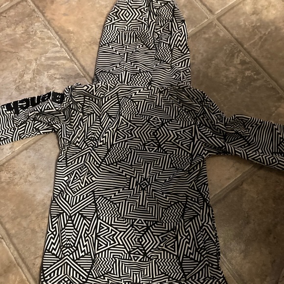 2 Bench Coats AA++ Condition - Picture 3 of 5